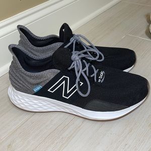 New Balance ROAV shoe
